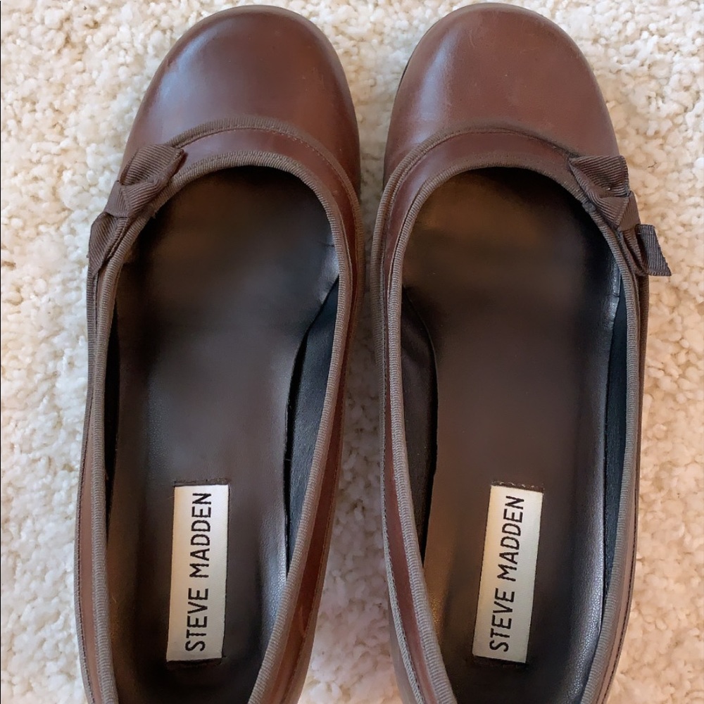 Steve Madden Brown Leather kitten heels